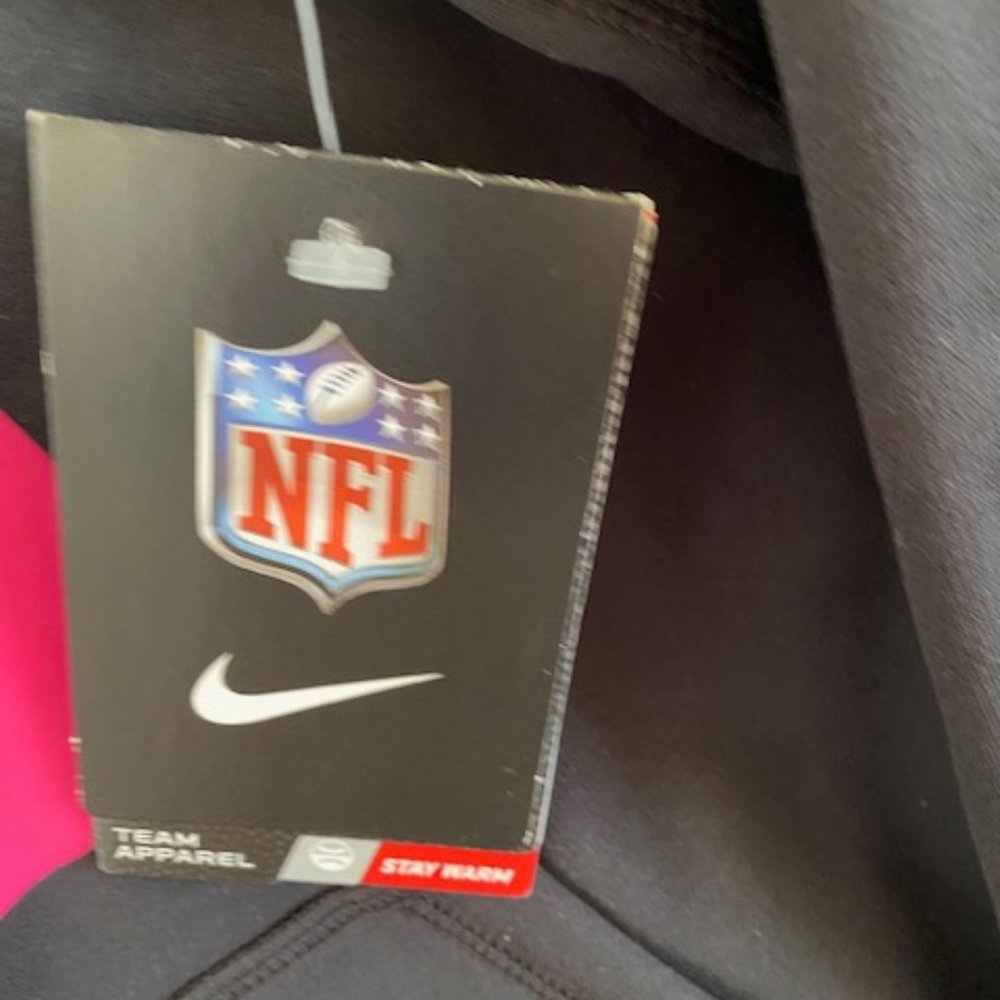 New Orleans Saints Nike Hoodie - Breast Cancer Edition - NWT. Women Med. - Picture 4 of 14